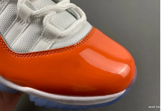 378037- 378037- 11 RETRO JORDAN 002 ORANGE 002  0518